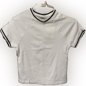 Levi’s White Crop Tee